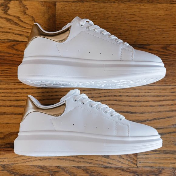 berness white sneakers